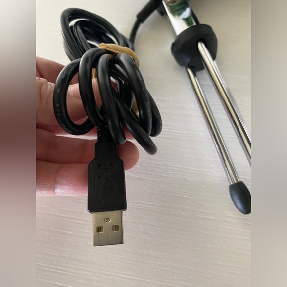 Fifine Technology USB Microphone K668 With Removable Stand - Picture 2 of 10